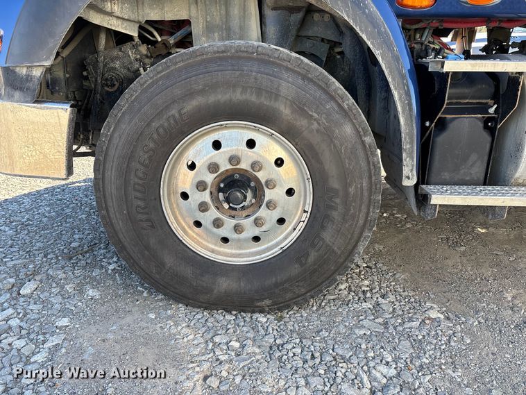 image for item YA1356 2023 International HX620 dump truck