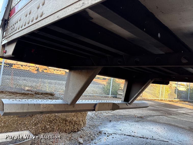 image for item YA1380 2022 Utility VS2RA refrigerated van trailer