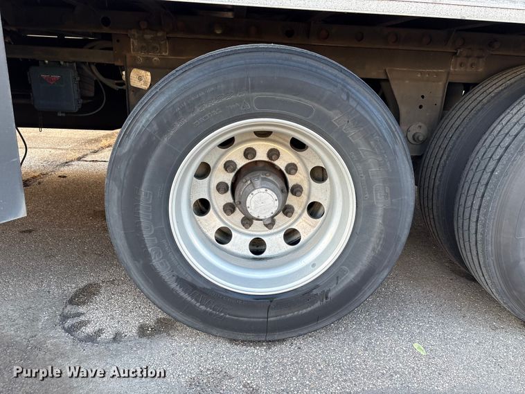 image for item YA1380 2022 Utility VS2RA refrigerated van trailer