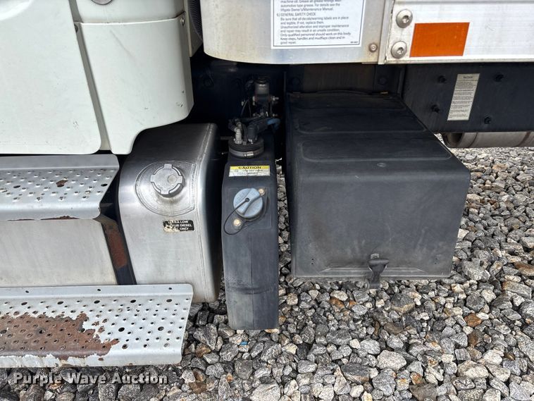 image for item YA1391 2019 Freightliner Business Class M2 box truck