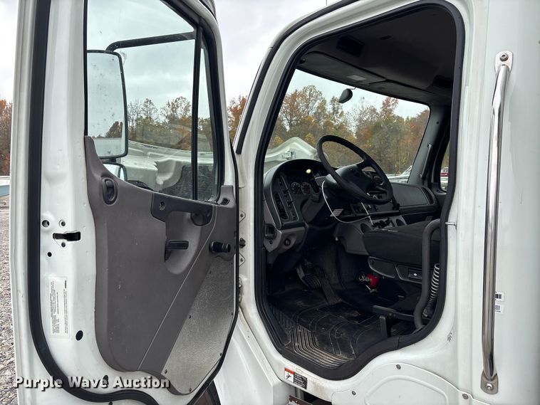 image for item YA1391 2019 Freightliner Business Class M2 box truck