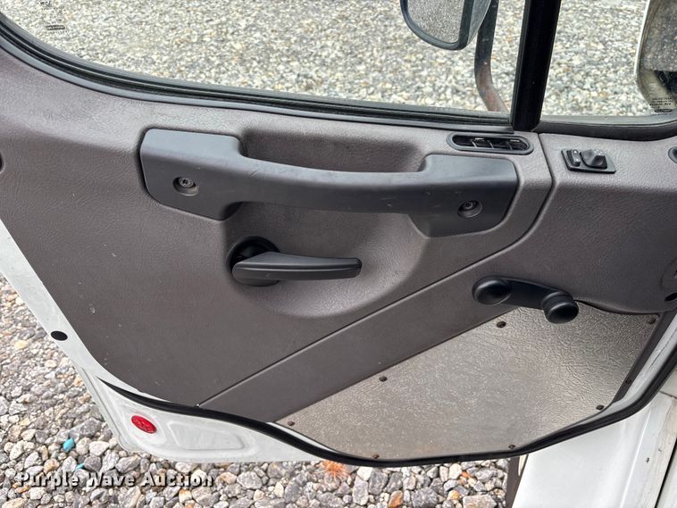 image for item YA1391 2019 Freightliner Business Class M2 box truck