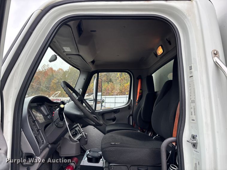 image for item YA1391 2019 Freightliner Business Class M2 box truck