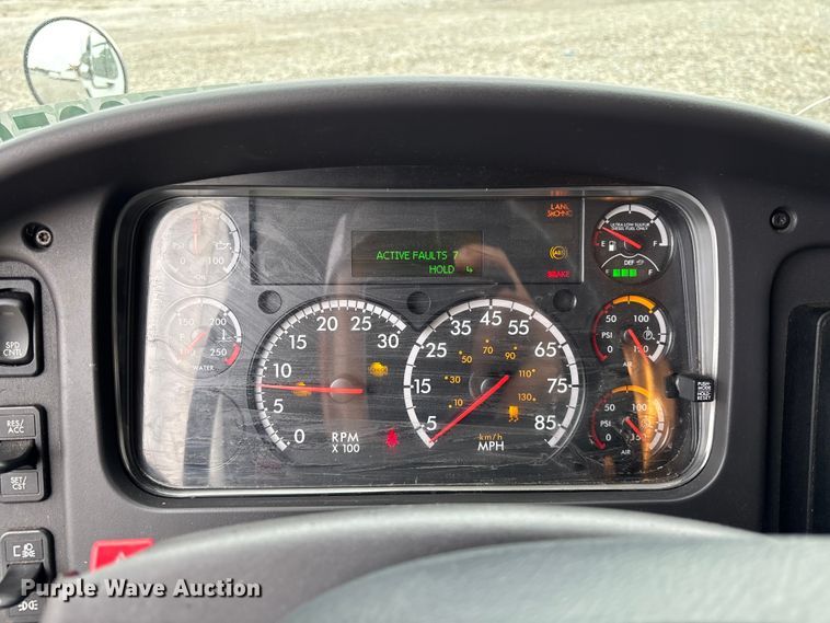 image for item YA1391 2019 Freightliner Business Class M2 box truck