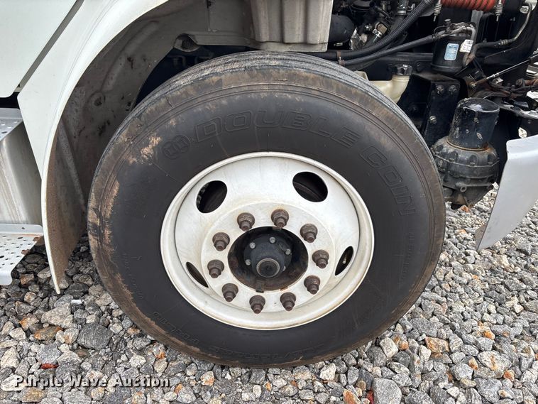 image for item YA1391 2019 Freightliner Business Class M2 box truck