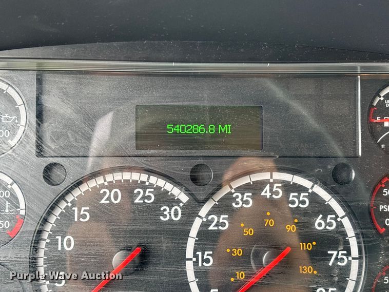 image for item YA1391 2019 Freightliner Business Class M2 box truck