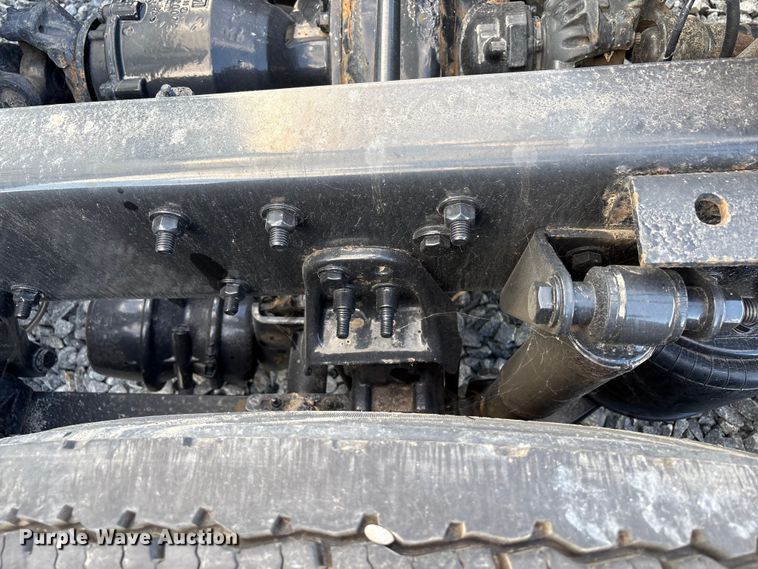 image for item YA1413 2019 Freightliner Cascadia semi truck