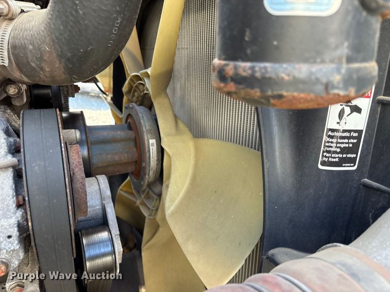 image for item YA1413 2019 Freightliner Cascadia semi truck