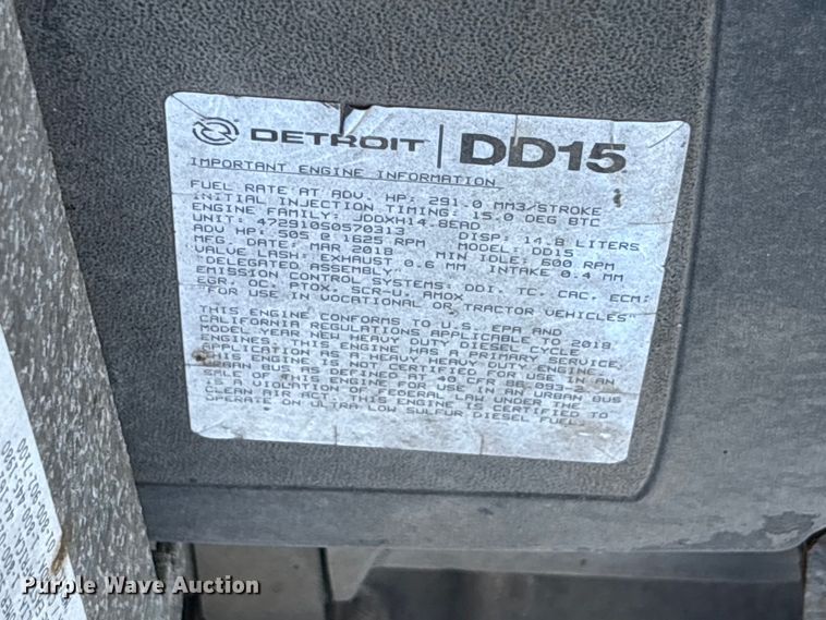 image for item YA1413 2019 Freightliner Cascadia semi truck