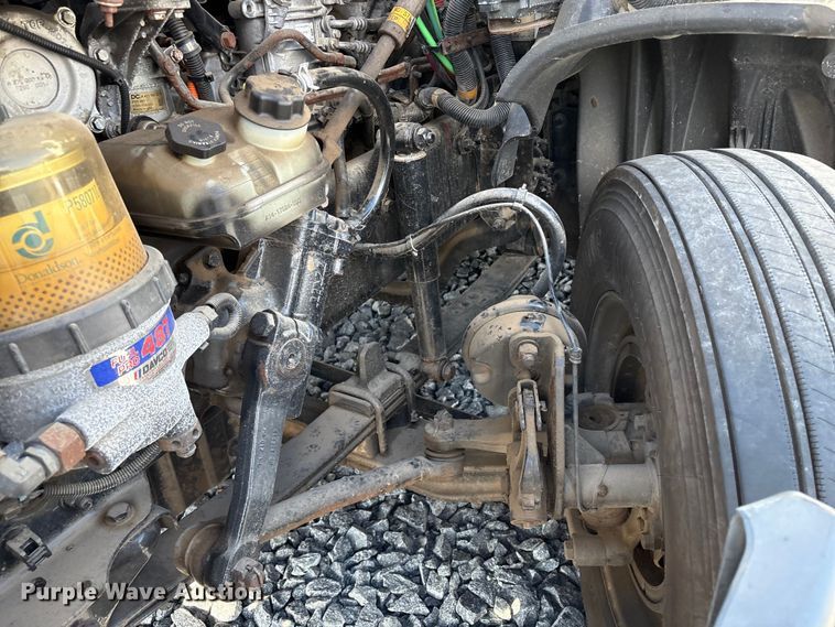 image for item YA1413 2019 Freightliner Cascadia semi truck