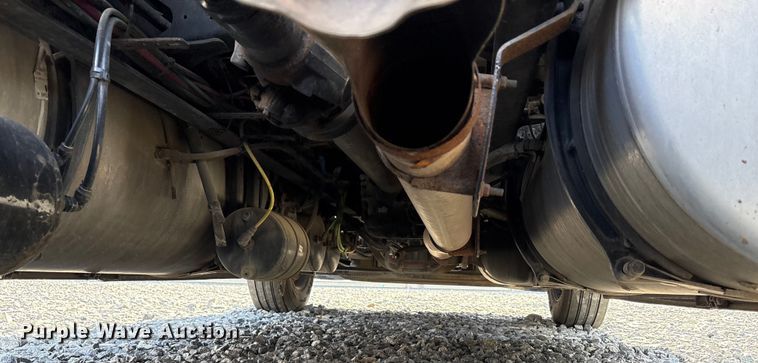 image for item YA1413 2019 Freightliner Cascadia semi truck