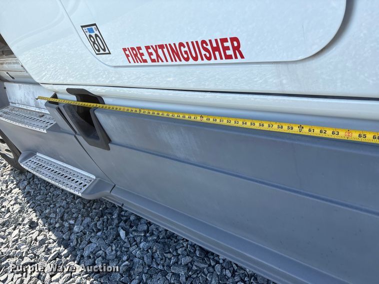 image for item YA1413 2019 Freightliner Cascadia semi truck