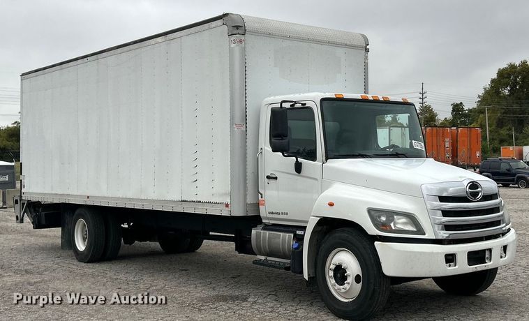 image for item YA1439 2019 Hino 268A box truck