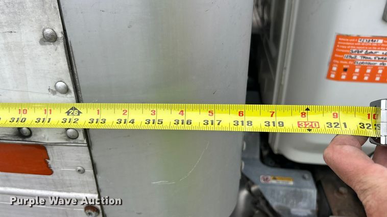 image for item YA1439 2019 Hino 268A box truck