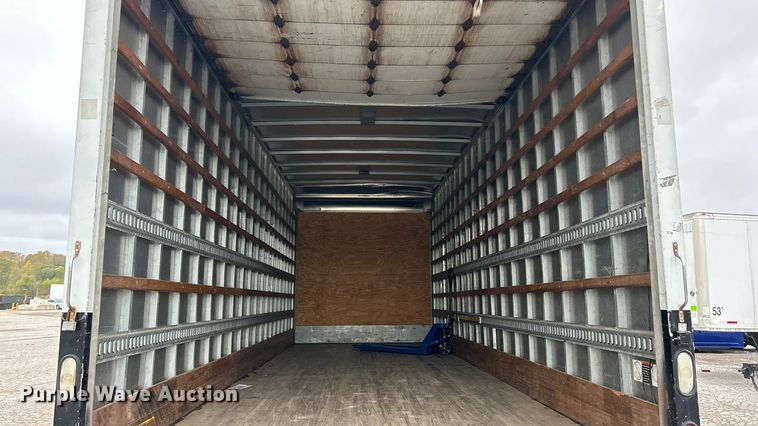 image for item YA1439 2019 Hino 268A box truck