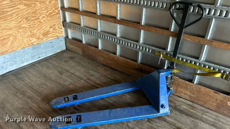 image for item YA1439 2019 Hino 268A box truck