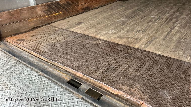 image for item YA1439 2019 Hino 268A box truck