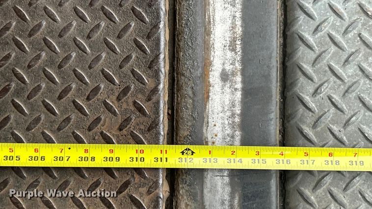 image for item YA1439 2019 Hino 268A box truck