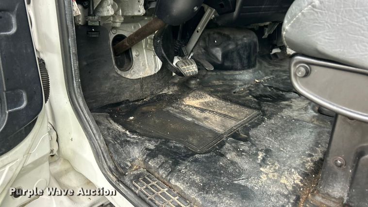 image for item YA1439 2019 Hino 268A box truck