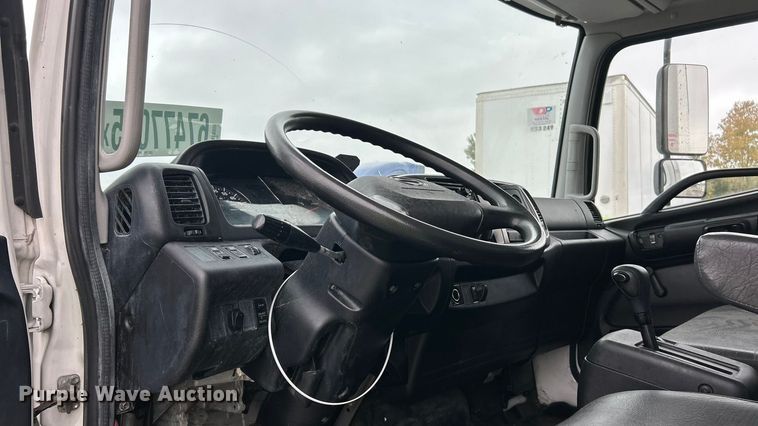 image for item YA1439 2019 Hino 268A box truck