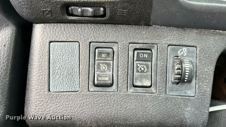 image for item YA1439 2019 Hino 268A box truck