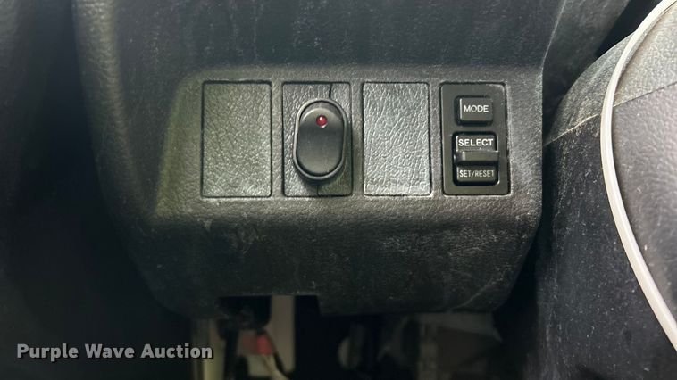 image for item YA1439 2019 Hino 268A box truck