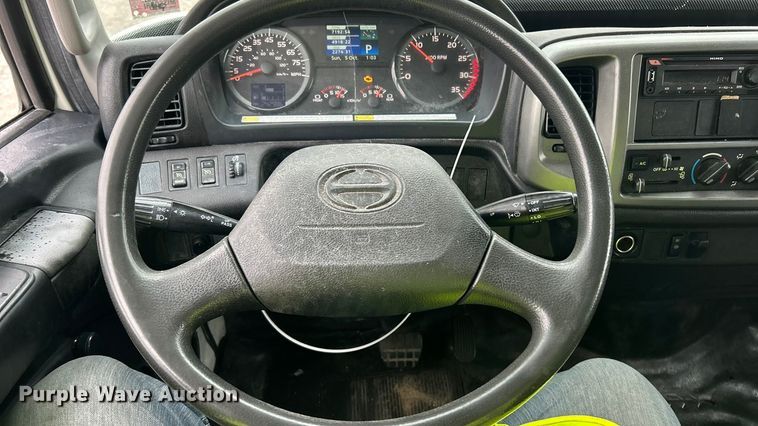 image for item YA1439 2019 Hino 268A box truck