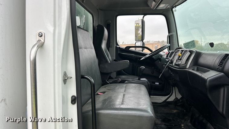 image for item YA1439 2019 Hino 268A box truck