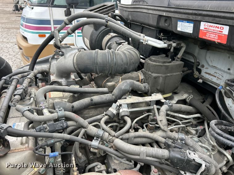 image for item YA1439 2019 Hino 268A box truck