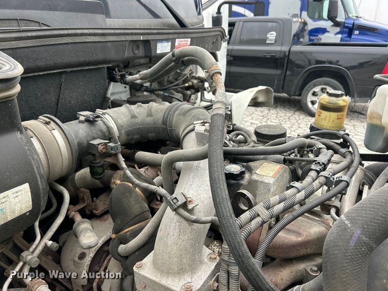 image for item YA1439 2019 Hino 268A box truck