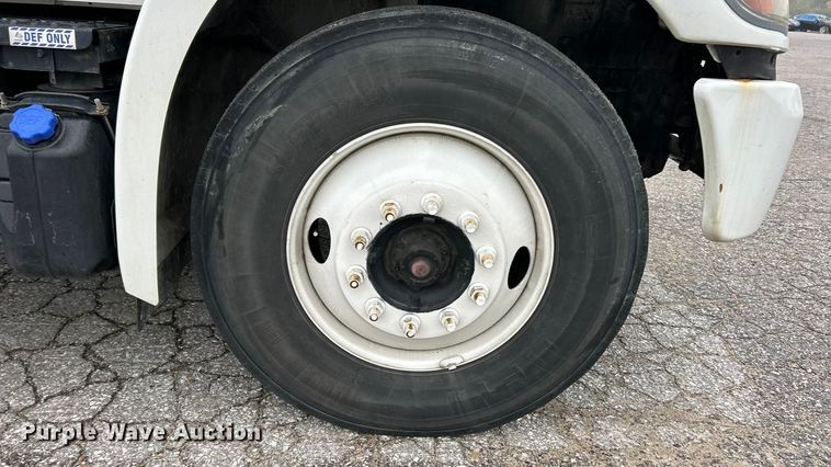 image for item YA1439 2019 Hino 268A box truck