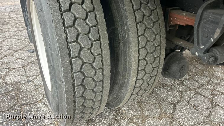 image for item YA1439 2019 Hino 268A box truck