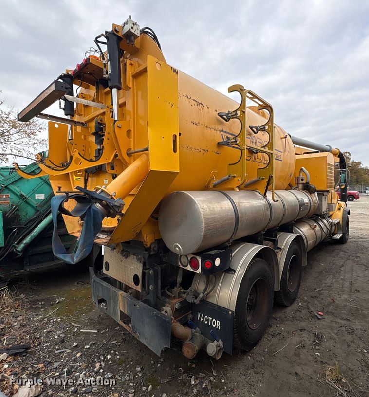 image for item YA1443 2007 Sterling L7500 sewer jetter truck