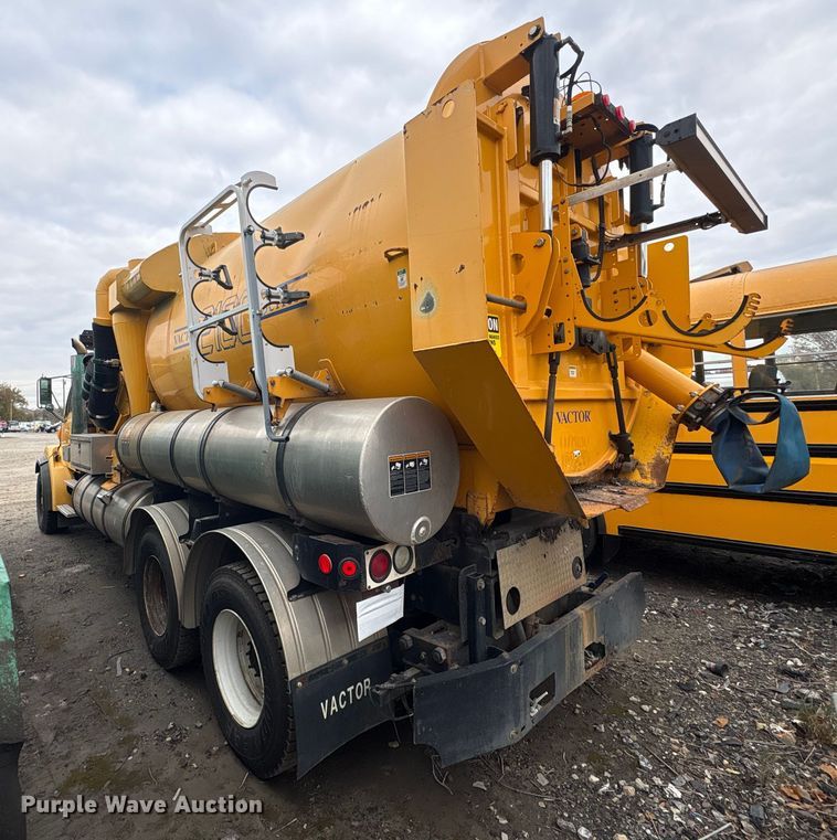 image for item YA1443 2007 Sterling L7500 sewer jetter truck