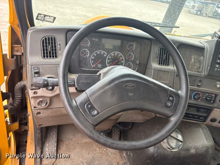 image for item YA1443 2007 Sterling L7500 sewer jetter truck