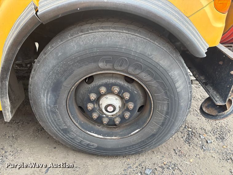 image for item YA1443 2007 Sterling L7500 sewer jetter truck