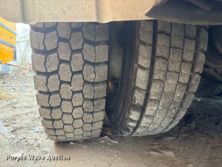 image for item YA1443 2007 Sterling L7500 sewer jetter truck