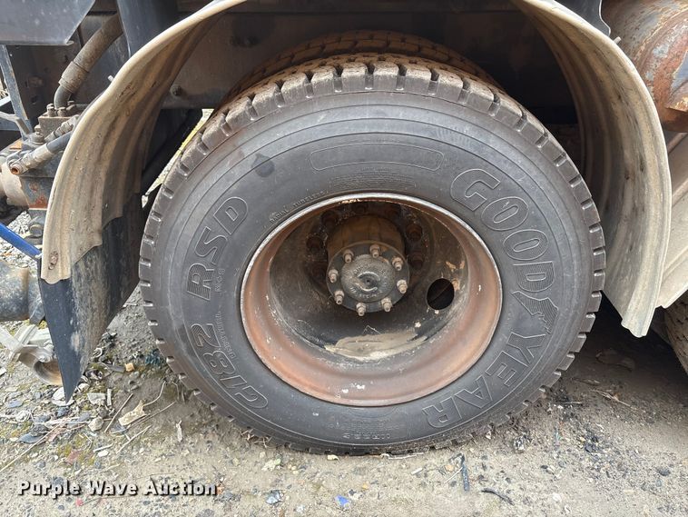 image for item YA1443 2007 Sterling L7500 sewer jetter truck