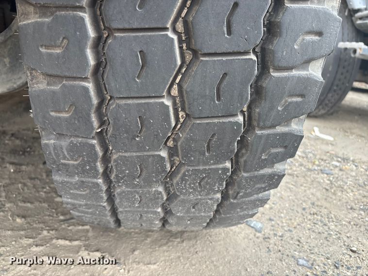 image for item YA1443 2007 Sterling L7500 sewer jetter truck