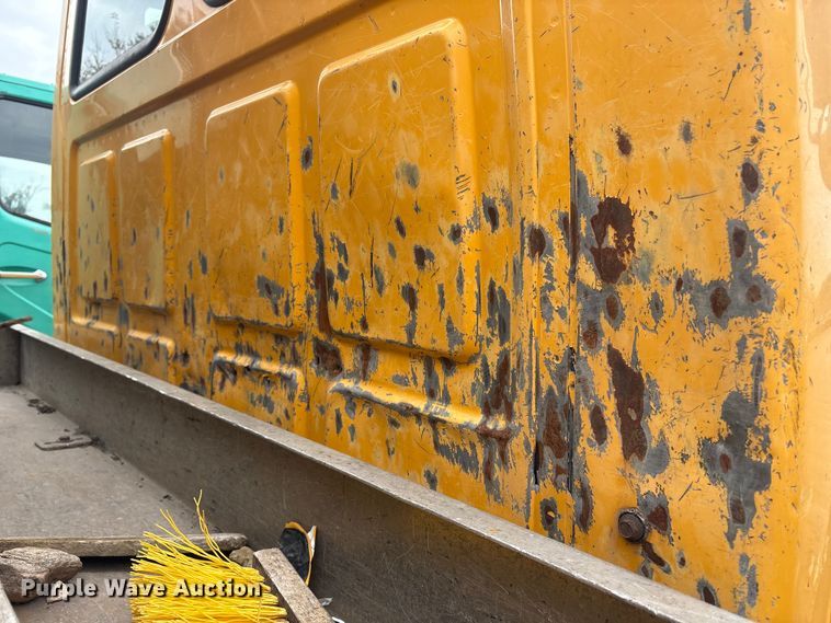 image for item YA1443 2007 Sterling L7500 sewer jetter truck