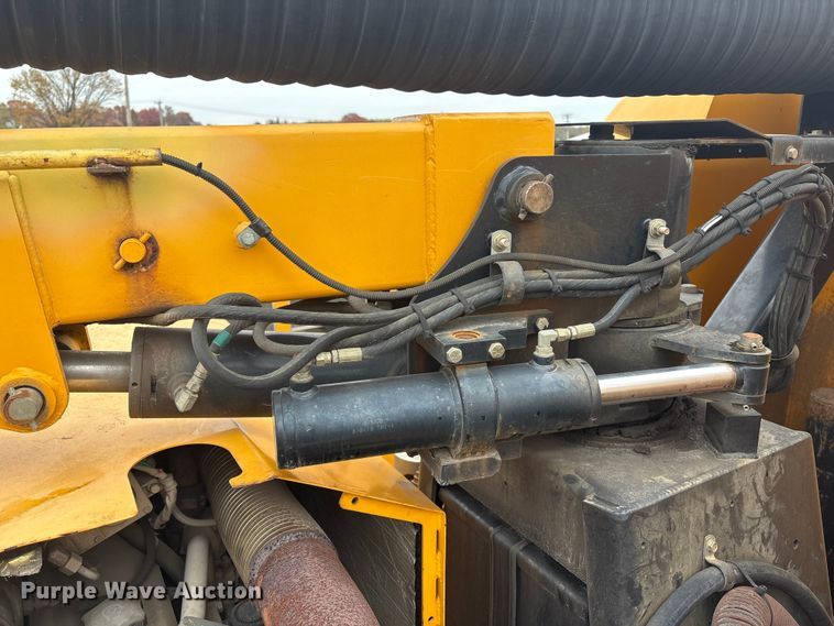 image for item YA1443 2007 Sterling L7500 sewer jetter truck