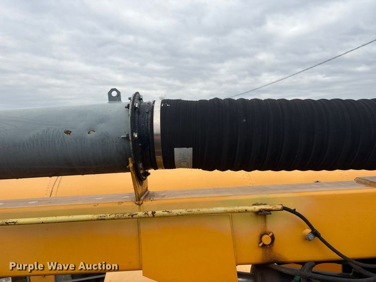 image for item YA1443 2007 Sterling L7500 sewer jetter truck