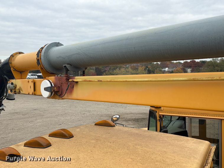 image for item YA1443 2007 Sterling L7500 sewer jetter truck