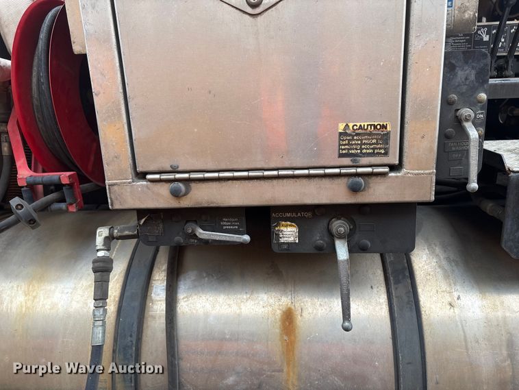 image for item YA1443 2007 Sterling L7500 sewer jetter truck