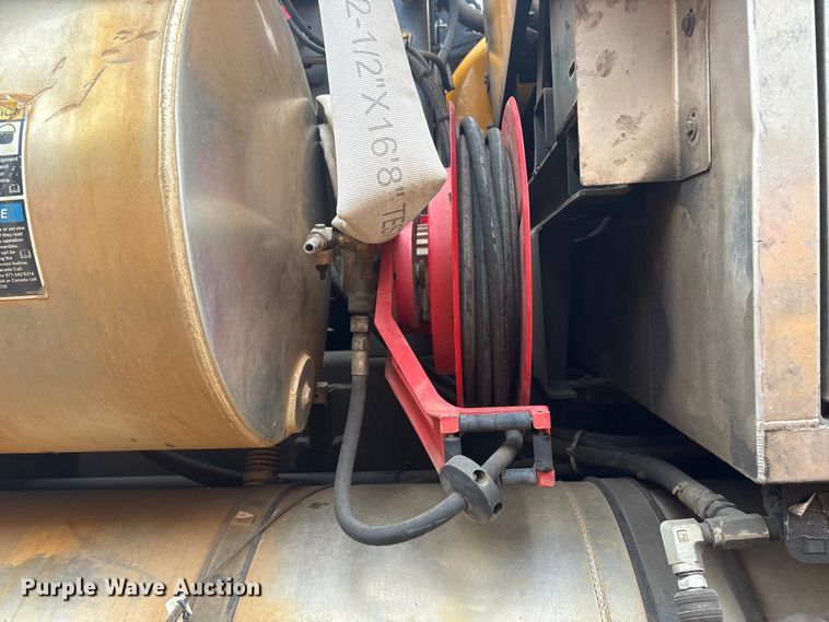 image for item YA1443 2007 Sterling L7500 sewer jetter truck