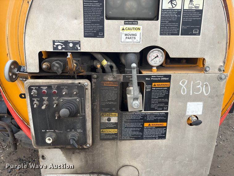 image for item YA1443 2007 Sterling L7500 sewer jetter truck