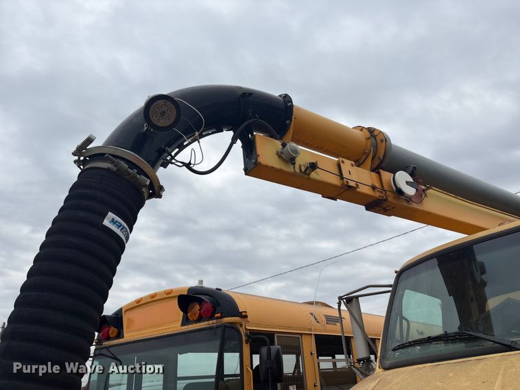 image for item YA1443 2007 Sterling L7500 sewer jetter truck