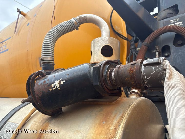 image for item YA1443 2007 Sterling L7500 sewer jetter truck