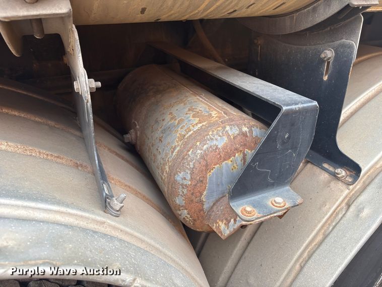 image for item YA1443 2007 Sterling L7500 sewer jetter truck