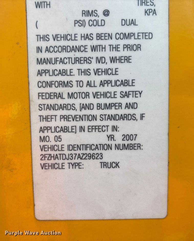 image for item YA1443 2007 Sterling L7500 sewer jetter truck